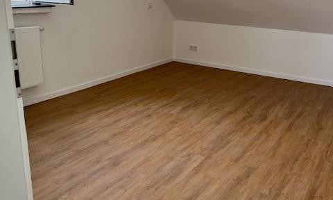 Beautiful, recently renovated 2-room apartment in a desirable location.