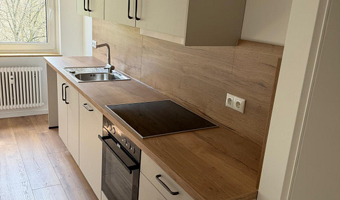 Erstbezug nach Sanierung: 2-Zimmer-Wohnung mit neuer Einbauküche und Balkon