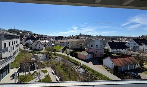 Attraktive 2-Zimmer-Wohnung – barrierefrei, mit Balkon, EBK und herrlicher Aussicht