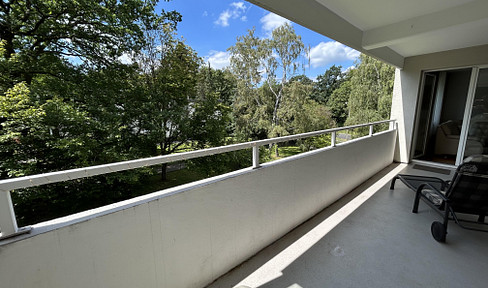 Bad Wilh. Suitable for personal use or as an investment property, available from May 1st. In excellent condition, featuring a new shower bathroom, fitted kitchen, and parking space.