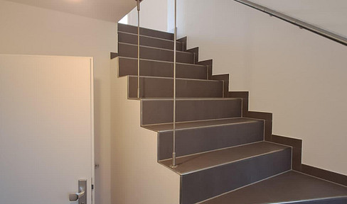 Renovated 3-room apartment with a balcony, located directly next to the forest, on Sonnenberg in Voiswinkel.