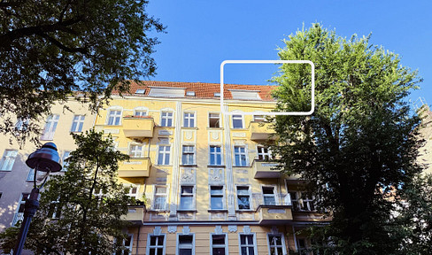 Charming attic apartment with a terrace in the popular Sprengelkiez neighborhood.