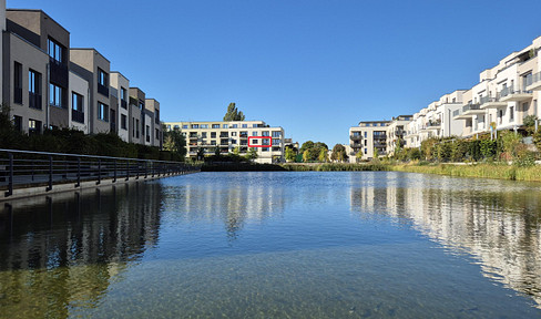 Perfect investment opportunity: 2-room apartment - with a water view & no commission fees.