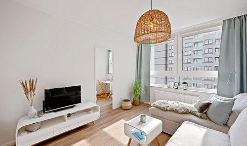 3-room apartment, 50 sqm, renovated, with a side view of the Baltic Sea, and approved for use as a holiday apartment.
