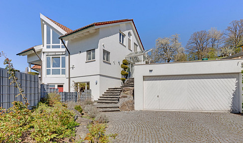 High-quality house with a wellness area, rooftop terrace, and versatile usage options.