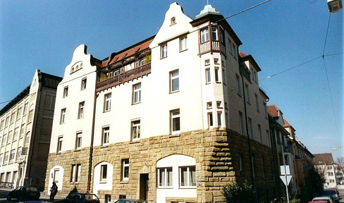 ++FRESHLY RENOVATED++ BRIGHT 2-ROOM APARTMENT IN A HISTORIC BUILDING ++ EXCELLENT LOCATION, BALCONY (No commission fees).