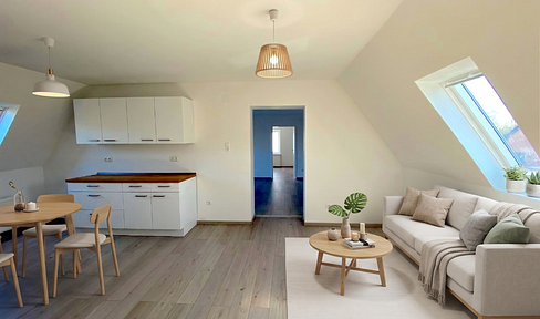 Brand new apartment after renovation: 3.5-room attic apartment with a balcony and private garden in Stade-Haddorf.