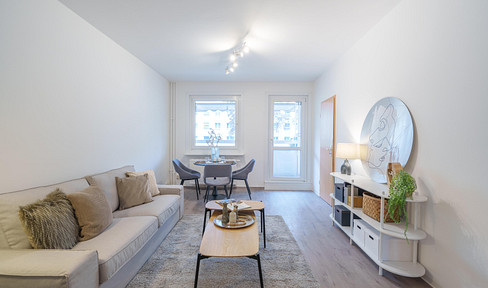 Three-room apartment with balcony and kitchen – Available for move-in.