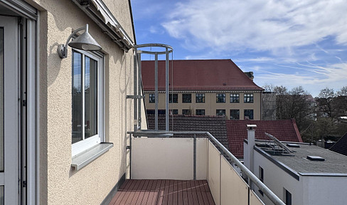 Bright, newly renovated maisonette apartment – an exceptional living highlight!