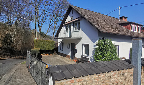 Private and quiet, with no directly adjacent neighbors | Garden and terrace | 103 square meters.