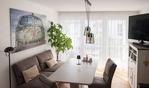 Modern maisonette apartment with 2 bathrooms and a balcony – ideal for couples and those working from home.