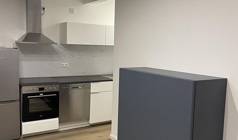 Kernsanierte 2 Zimmer Wohnung vollausgestattet mit Designermöbeln