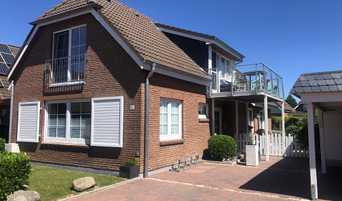 Burg/Fehmarn, House, 3 apartments, suitable for self-occupancy and as an investment property, generating €30,000 per year, with permission for use as holiday apartments.
