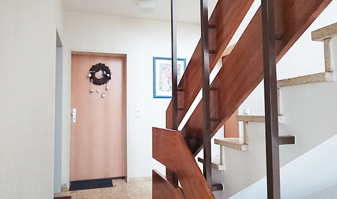 Ideally located - with a sunny south-facing loggia! (F6506)