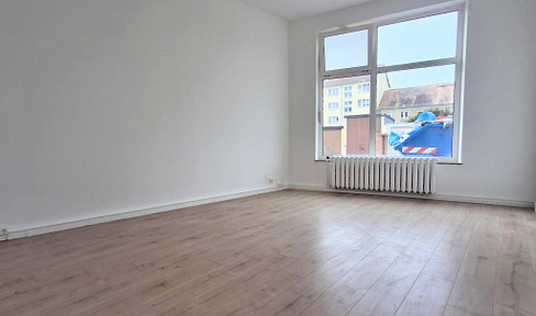 Newly renovated 3-room apartment with fitted kitchen in Fürstenwalde.