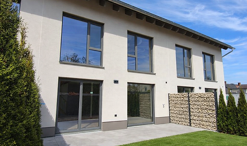 KfW-40 terraced house | Solar power + KNX system + air conditioning | New construction in Speyer | Excellent value for money.