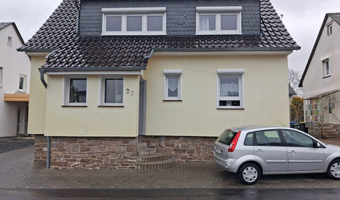 Energy-efficiently renovated single-family home in a prime location.