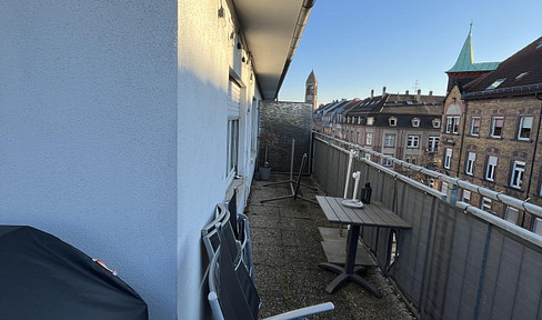 Beautiful 3-room apartment with a large rooftop terrace, located in the eastern part of Karlsruhe.