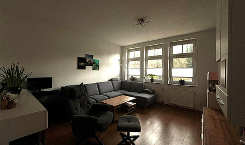 Modern 4-room apartment with a terrace, new bathroom, and 106 m² of living space, located on the 1st floor (family-friendly).