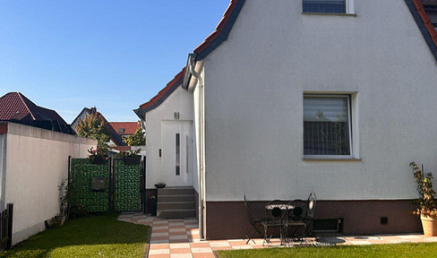 Charming terraced house in a quiet residential area, built in the traditional style.