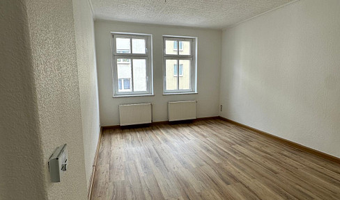 Family dream: Spacious 3.5-room apartment with balcony in the center of Weißwasser/OL, near the marketplace.