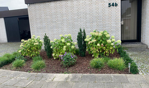 Wunderschöne Bungalow Wohnung mit riesiger Terrasse in ruhiger Zentraler Lage