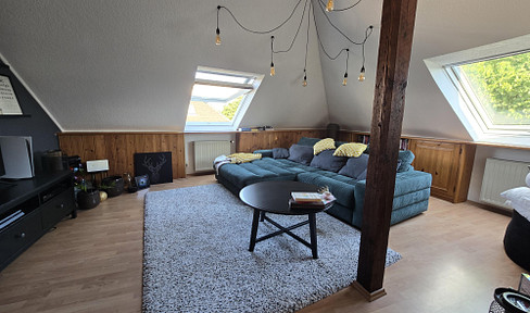 Schöne 3,5 Dachgeschosswohnung & Garten - zentrale Lage