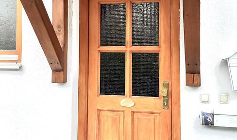 Beautiful semi-detached house in a prime location in Germering, offering peace and quiet while being centrally located.