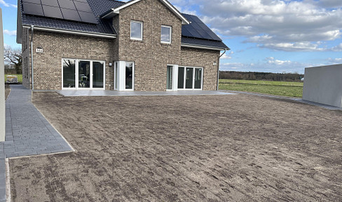 Commission-free - New construction, semi-detached house, KfW-EH40 standard.