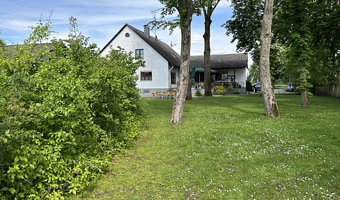 Beautiful residential and commercial building in Münchsmünster, Pfaffenhofen district.