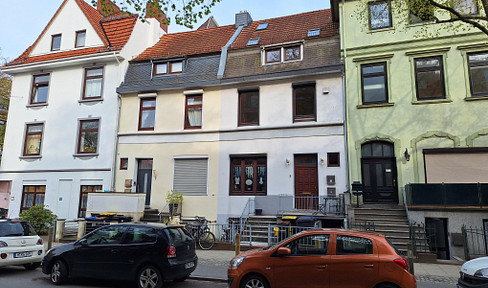 Private sale: 1-2 room apartment directly next to the Klinikum Mitte hospital.
