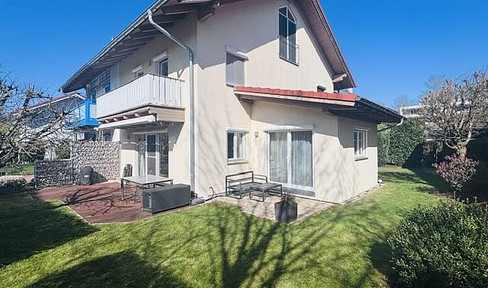 Family-friendly haven in a prime location in Höhenkirchen. Low-energy house with 5 rooms, garden, balcony, and fitted kitchen!
