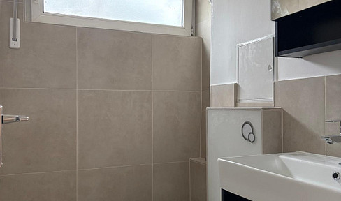 Frisch kernsaniert & bezugsfertig: Helle 3-Zimmer-Wohnung mit Balkon in ruhiger Nidda-Lage