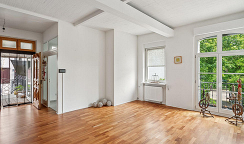 193m² Dream Apartment: Duplex apartment with terrace, garden, and garage!