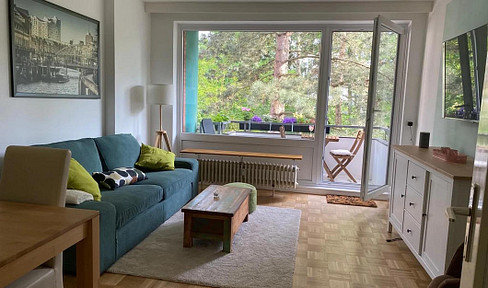 Newly furnished 2-room apartment in Eilbek, with oak parquet flooring or tiles.