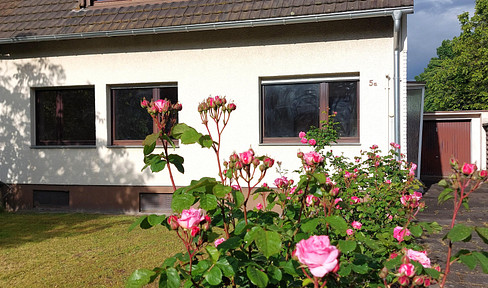 Ruhig gelegene Doppelhaushälfte mit Garage + Ausbaureserve im Kölner Süden provisionsfrei