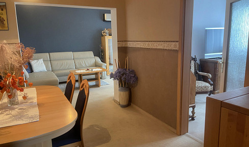 4-room apartment with balcony, fitted kitchen, electric shutters, and air conditioning unit. No commission fees.