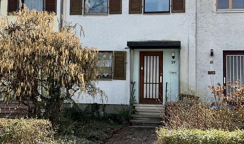 📍 Terraced house in a prime location, to be auctioned – potential for renovation, attractive starting price.