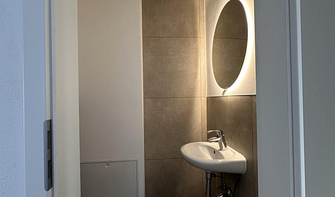 New, attractive 3-room apartment.