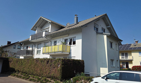 Sasbach - Modern 4.5-room attic apartment - no commission fees.