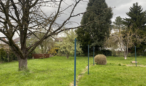 Available for sale: House suitable for 1-3 families, situated on a 1400m² plot, in a prime residential location in Bad Nenndorf.
