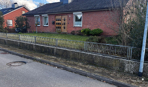 Large detached house near the Sachsenwald forest.