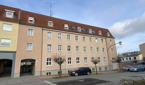 Schöne 2-Zimmer-Wohnung mit Einbauküche und Stellplatz!