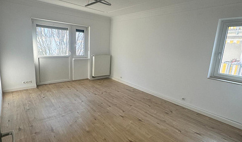 Modern 3-room apartment (78 m²) with fitted kitchen and balcony – ideal for a new shared living arrangement.