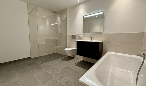 Quiet, elevator-accessible 3-room apartment with balcony - KfW 40 energy-efficient standard.