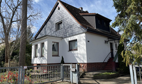 Detached single-family home on a spacious garden plot – your haven of tranquility in southern Berlin.