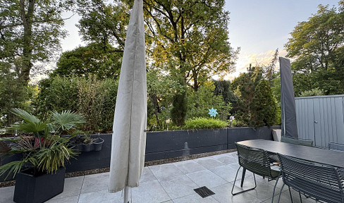 3-room apartment in the attic of a building in Altbogenhausen, with a sun terrace, available directly from the owner, without any commission fees.