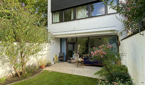 Duplex apartment with a private garden in Poppenbüttel.