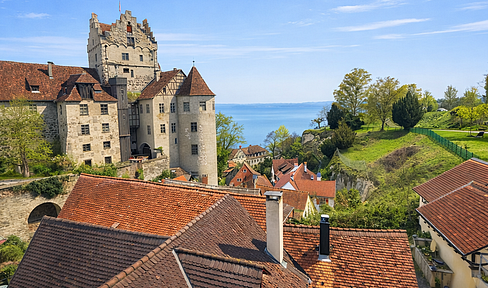 Breathtaking views of the castle and lake - Spacious 2-room apartment in Meersburg.