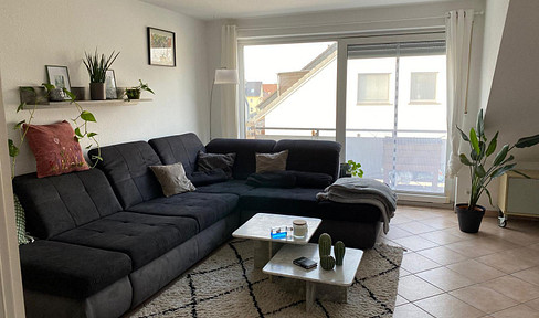 Charmante 2-Zimmer-Dachgeschosswohnung in Köln-Lind mit Stellplatz